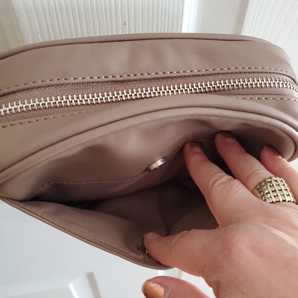 Badgley Mischka Camera bag with slip pocket in Taupe Vegan Leather